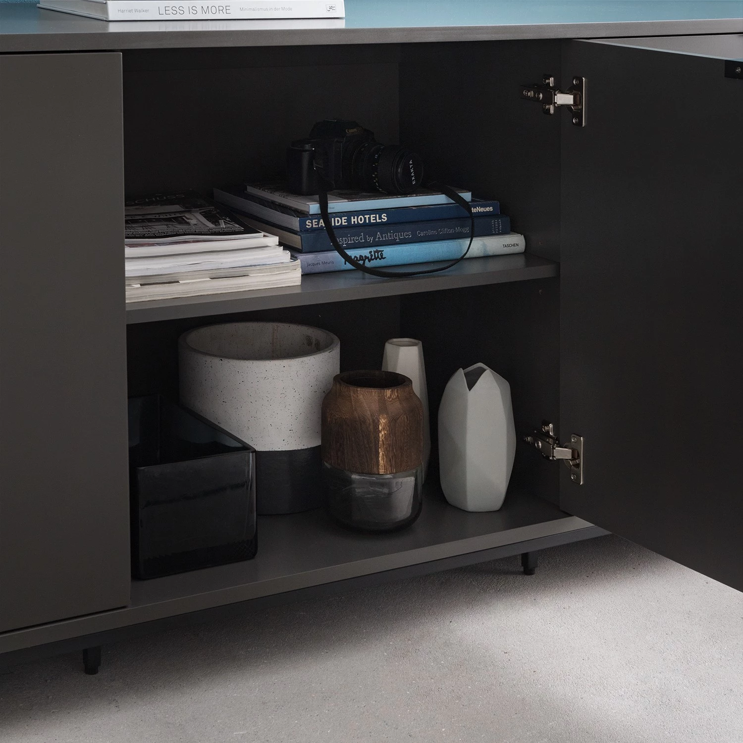 Studio Copenhagen Buffet Harma I - Gris foncé 15 Studio Copenhagen Buffet Harma I - Gris foncé – Image 13