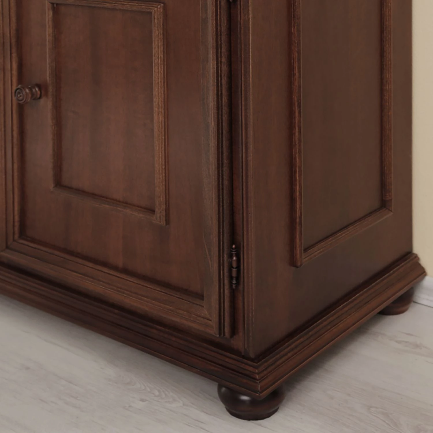 Montreux Buffet Arabella I - Partiellement en tulipier massif -Aspect vieilli teinté et vernis 10 Montreux Buffet Arabella I - Partiellement en tulipier massif -Aspect vieilli teinté et vernis – Image 8