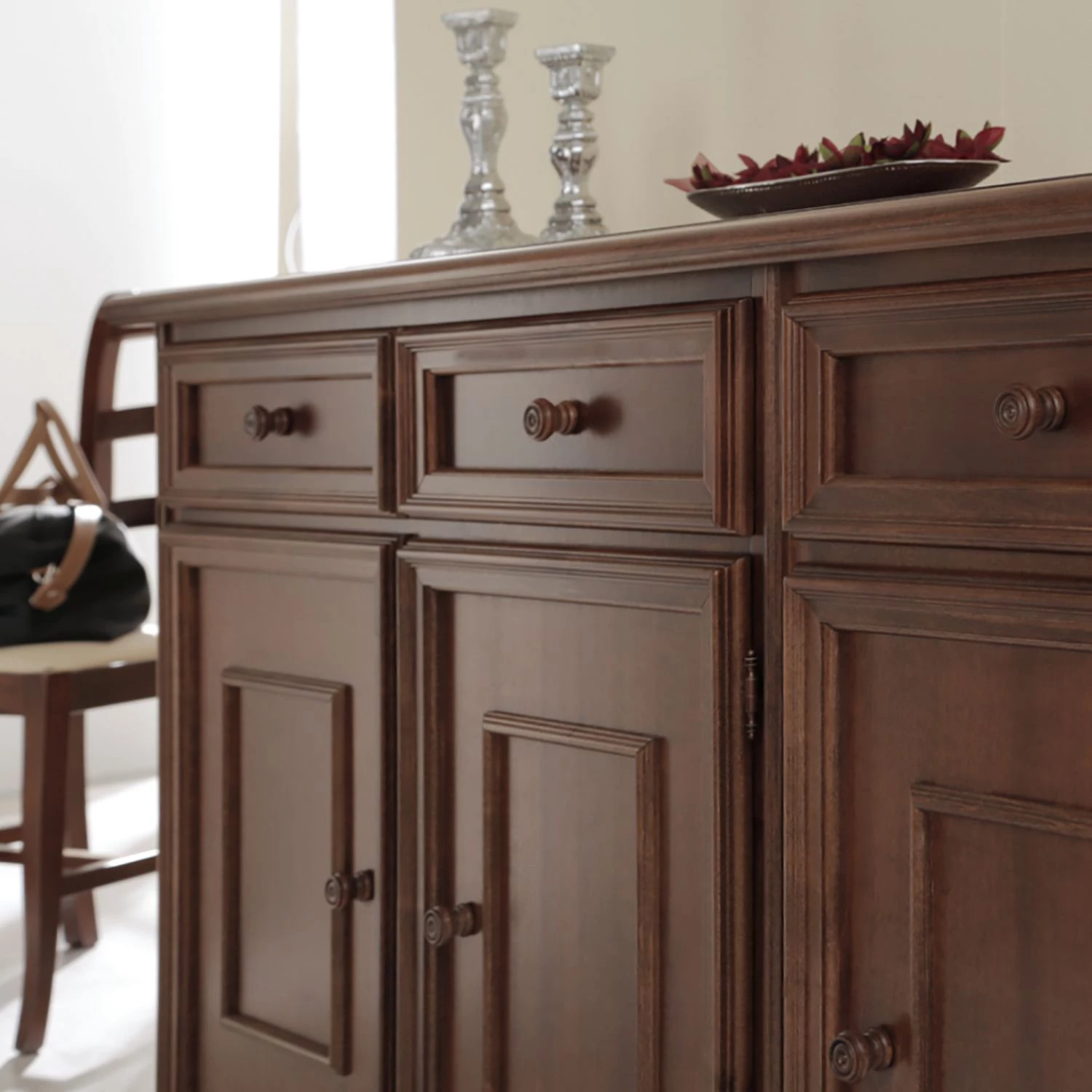 Montreux Buffet Arabella I - Partiellement en tulipier massif -Aspect vieilli teinté et vernis 16 Montreux Buffet Arabella I - Partiellement en tulipier massif -Aspect vieilli teinté et vernis – Image 14