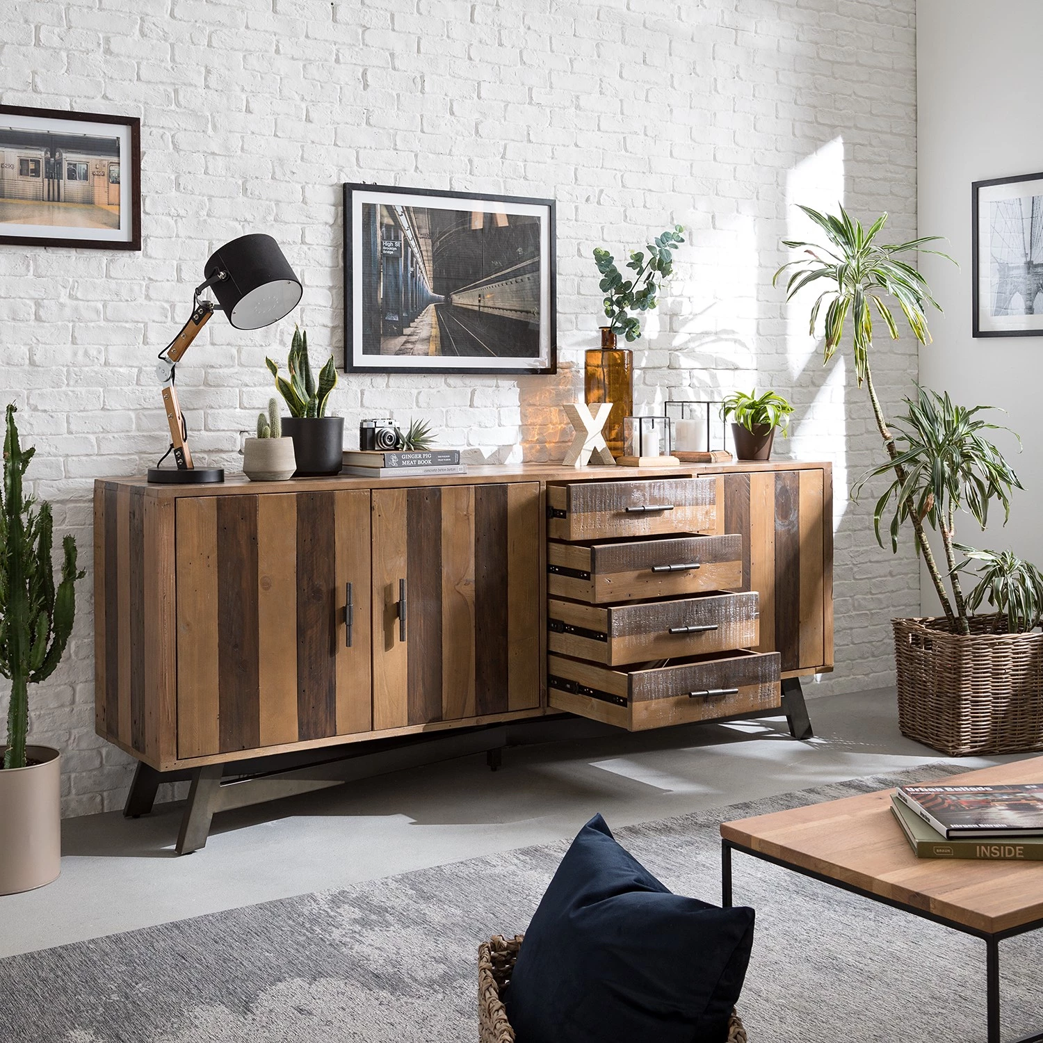 Ars manufacti Buffet Tamati II - Pin massif / Fer - Pin / Noir 7 Ars manufacti Buffet Tamati II - Pin massif / Fer - Pin / Noir – Image 5