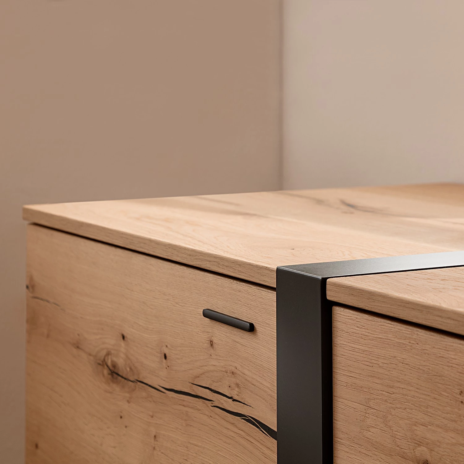 GWINNER Buffet Style - Placage en bois véritable / Métal - Chêne / Anthracite 10 GWINNER Buffet Style - Placage en bois véritable / Métal - Chêne / Anthracite – Image 8