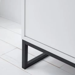 Fredriks Meuble TV White Hall I - Blanc mat / Noir 34 Fredriks Meuble TV White Hall I - Blanc mat / Noir -France Enfilades Soldes 2022 1000218366 210316 08055900007 DETAILS P000000001000218366