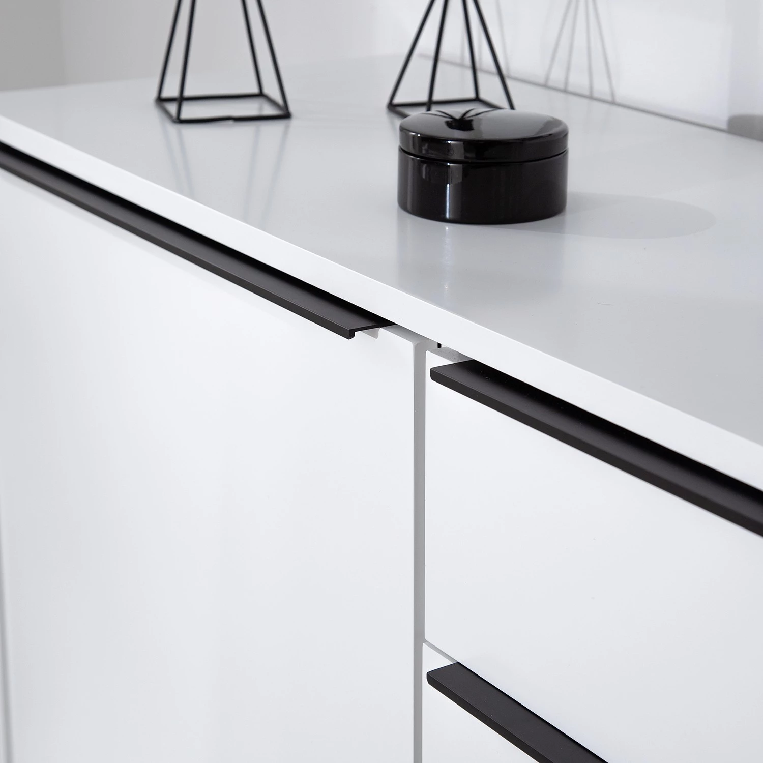 Fredriks Buffet White Hall II - Blanc mat / Noir 22 Fredriks Buffet White Hall II - Blanc mat / Noir – Image 20