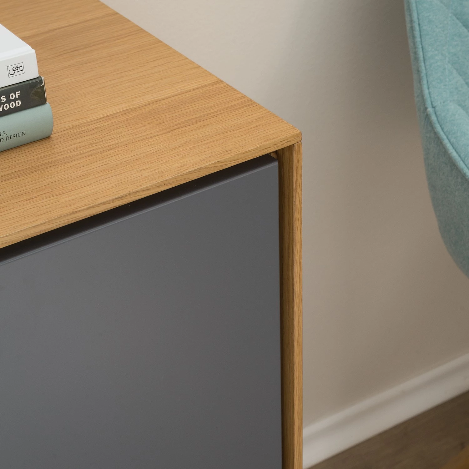 Studio Copenhagen Buffet Danica - Placage en bois véritable - Gris foncé mat / Frêne 8 Studio Copenhagen Buffet Danica - Placage en bois véritable - Gris foncé mat / Frêne – Image 6