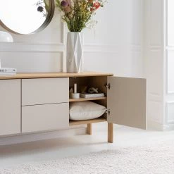 Studio Copenhagen Enfilade Maayka I - Partiellement en chêne massif - Blanc / Chêne clair -France Enfilades Soldes 2022 1000277378 220905 021 MOOD DETAILS P000000001000277378 mood