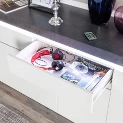 Fredriks Enfilade Namona III - Éclairage inclus - Imitation béton / Blanc -France Enfilades Soldes 2022 sideboard namona iii inkl beleuchtung weiss anthrazit weiss anthrazit 4040340